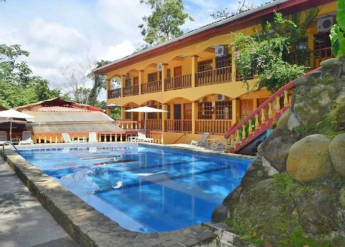 Pets Allowed Hotel Tres Banderas